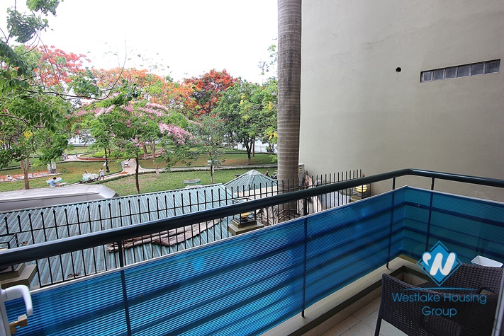 Splendid villa for rent on the lake in Tay Ho, Hanoi 